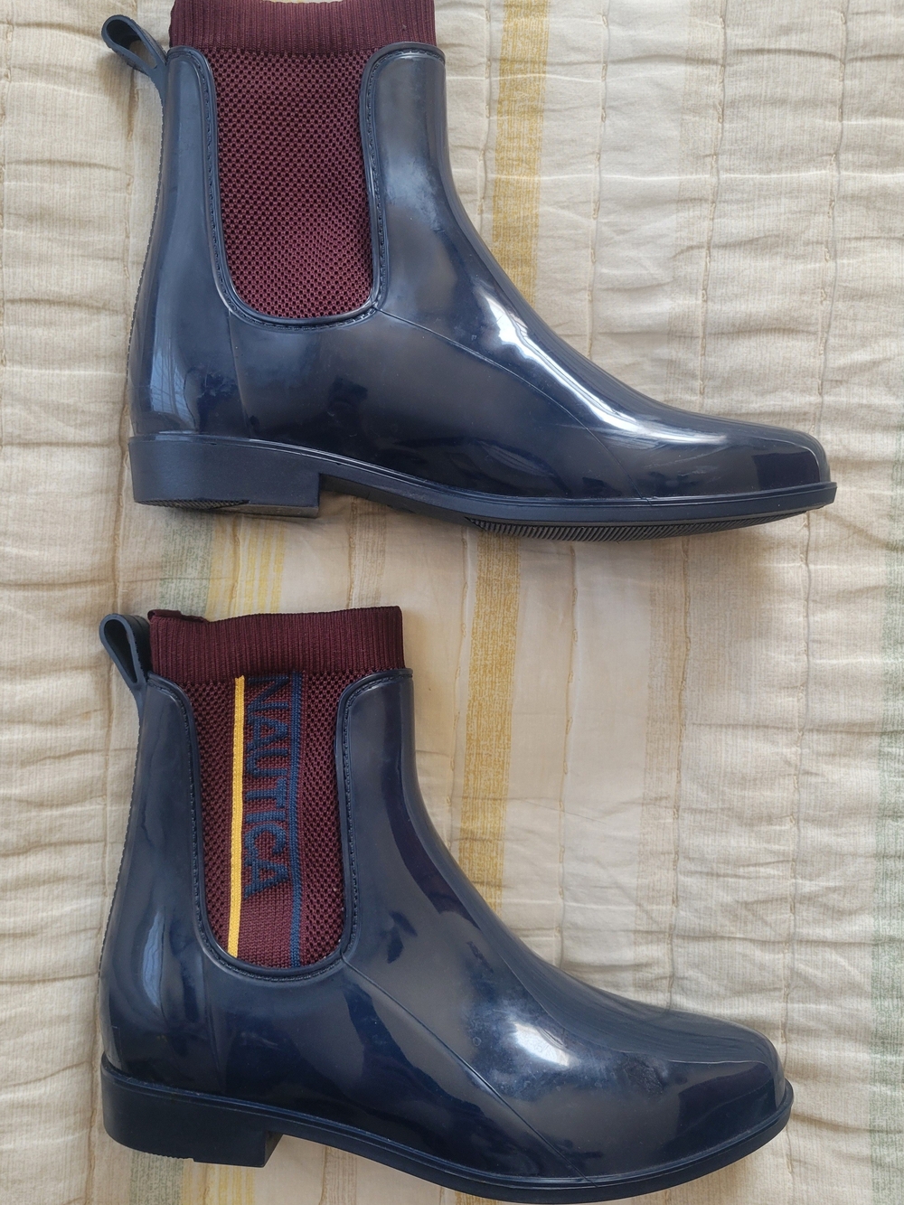 Nautica Viara Navy Blue Chelsea Rain Boots with Burgundy Branded Socks Sz 10